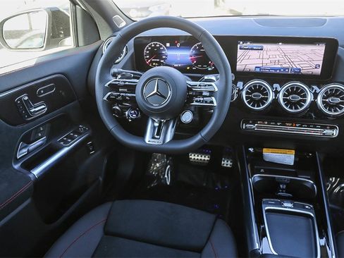 Used 2024 Mercedes-Benz GLA 35 AMG 4MATIC image 17