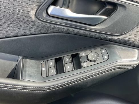 Used 2023 Nissan Rogue SV AWD/4WD image 27