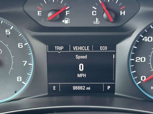 Used 2018 Chevrolet Equinox LT AWD/4WD image 36