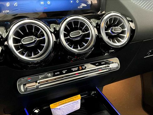 Certified 2025 Mercedes-Benz GLA 250 image 19