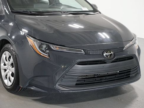 Used 2025 Toyota Corolla LE FWD image 4