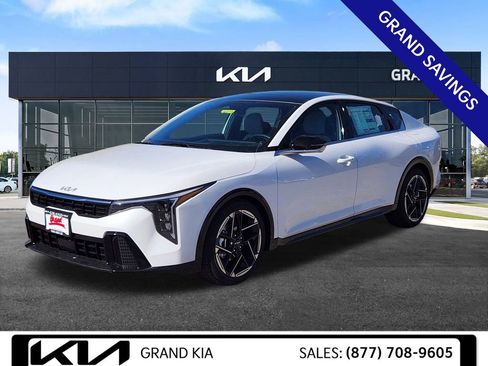 New 2025 Kia K4 GT-Line image 4
