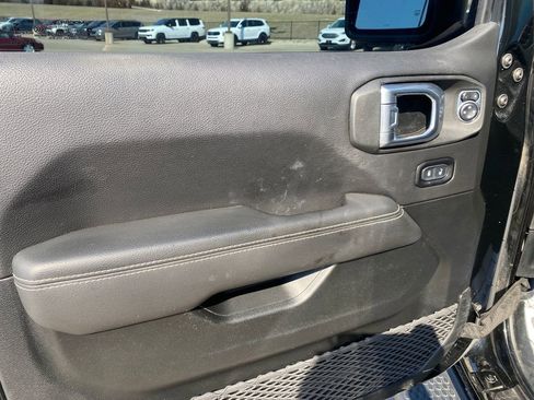 Used 2021 Jeep Wrangler Unlimited Sahara w/ Uconnect 4C Nav & Sound Group image 12