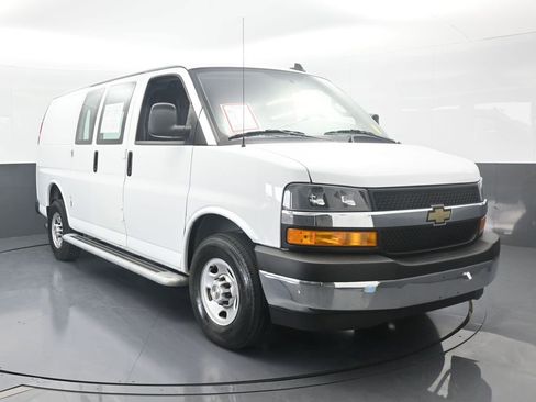Used 2024 Chevrolet Express 2500 w/ Driver Convenience Package image 9