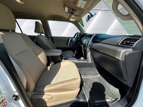 Used 2018 Toyota 4Runner SR5 AWD/4WD image 13