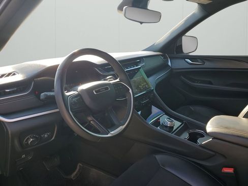 Used 2023 Jeep Grand Cherokee Altitude image 28