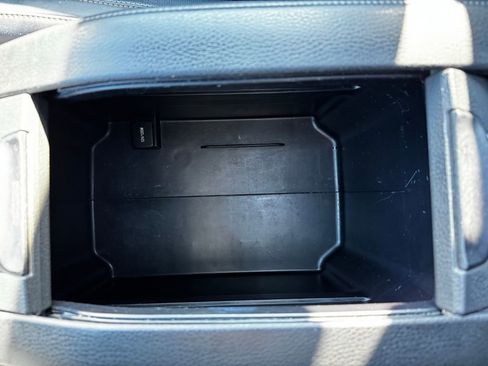 Used 2015 Toyota Highlander Limited image 23