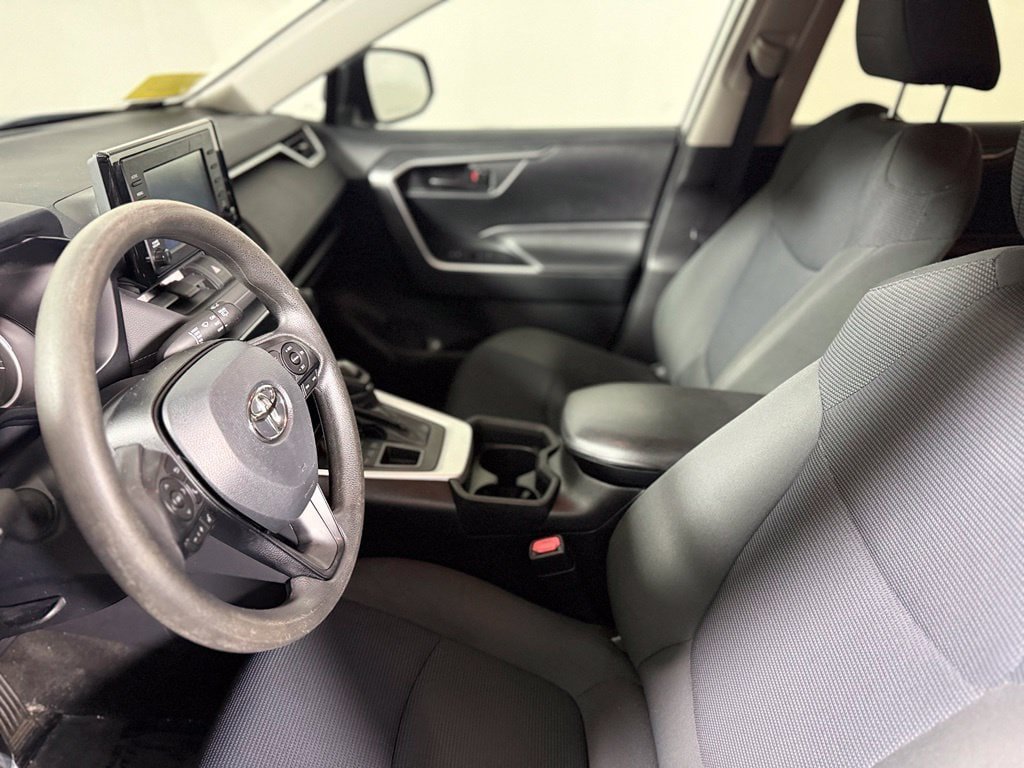 Used 2019 Toyota RAV4 LE w/ All Weather Liner Package AWD/4WD image 19
