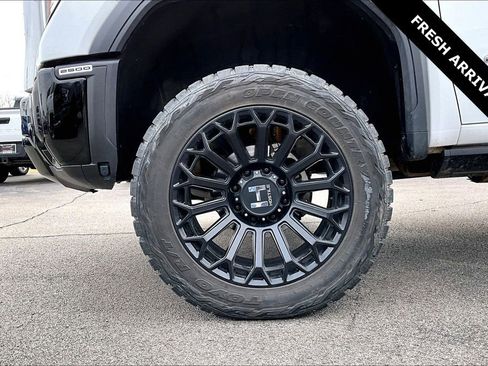 Used 2024 GMC Sierra 2500 AT4X image 34