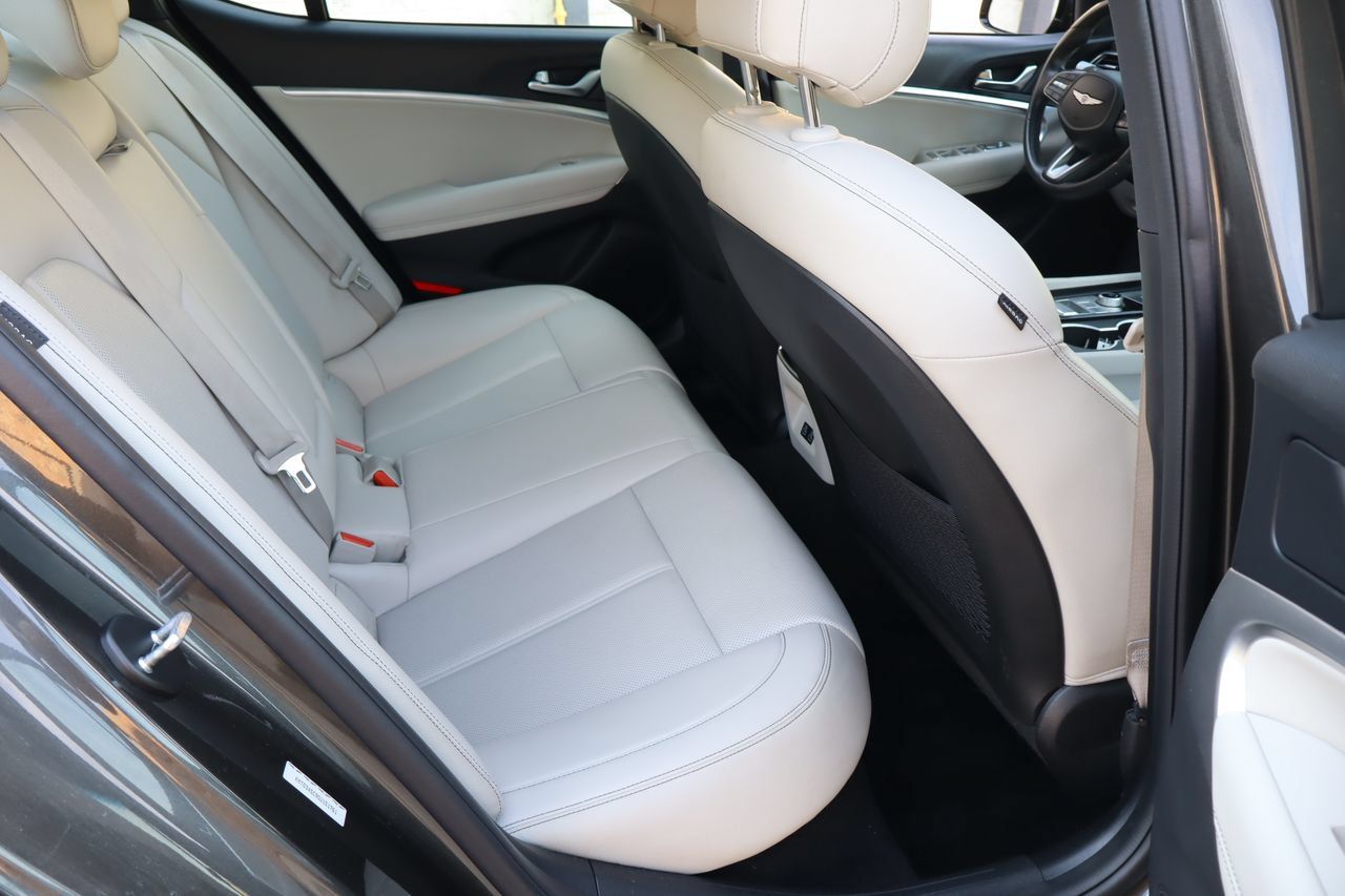 Used 2025 Genesis G70 2.5T RWD image 16