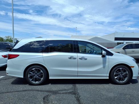Used 2022 Honda Odyssey Elite image 4