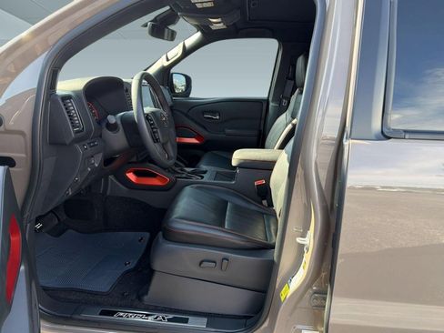 Used 2023 Nissan Frontier PRO-4X w/ Pro-4X Premium Package AWD/4WD image 9