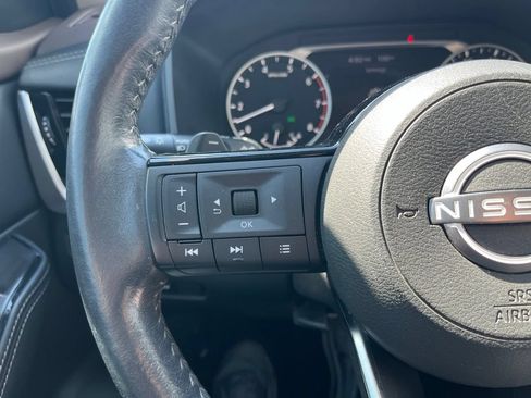 Used 2023 Nissan Rogue SL FWD image 16
