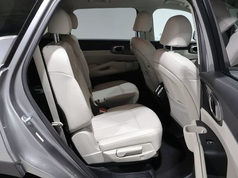 Used 2023 Kia Sorento EX AWD/4WD image 22