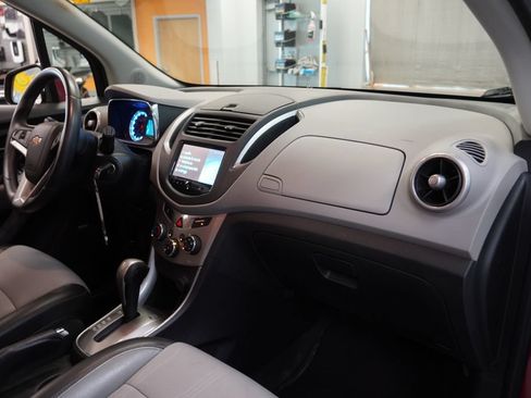 Used 2015 Chevrolet Trax LT w/ LT Sun and Sound Package FWD image 36