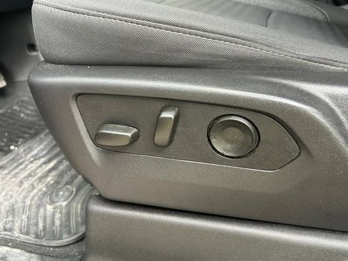 Used 2024 Chevrolet Silverado 1500 Custom RWD image 17