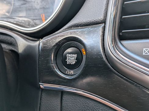 Used 2018 Jeep Grand Cherokee Limited w/ Luxury Group II image 30