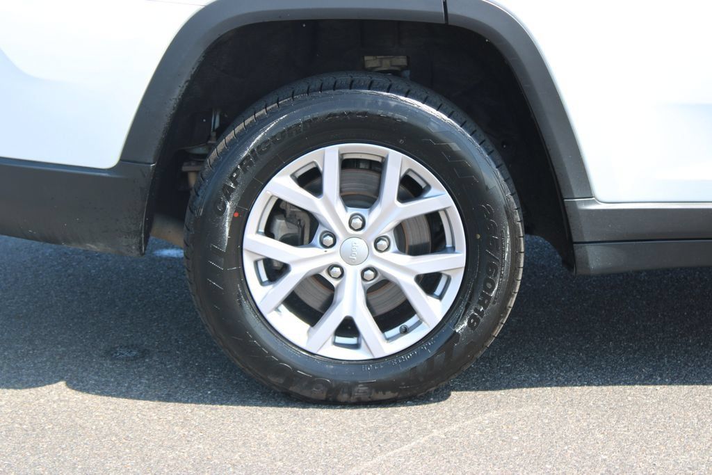 Used 2022 Jeep Grand Cherokee L Limited RWD image 13