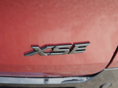 Used 2025 Toyota Sienna XSE w/ XSE Plus Package image 19