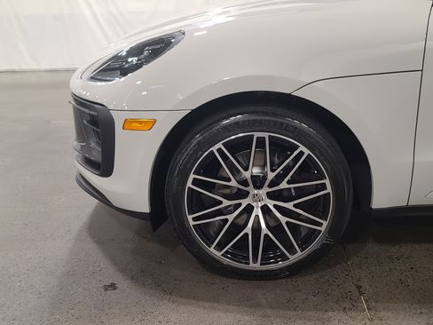 New 2026 Porsche Macan Turbo image 34