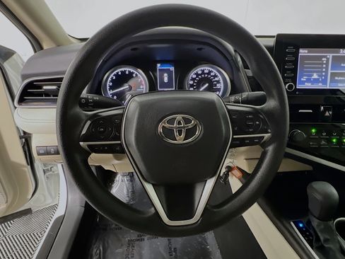 Used 2021 Toyota Camry LE image 18