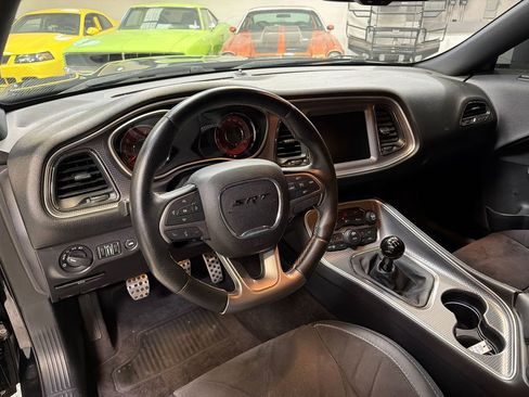 Used 2016 Dodge Challenger SRT Hellcat RWD image 18