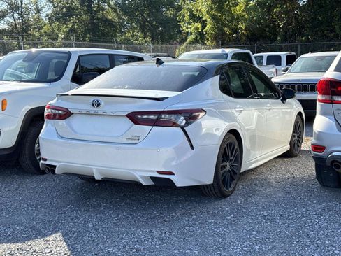 Used 2025 Toyota Camry LE FWD image 4