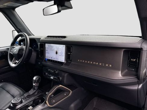 Certified 2025 Ford Bronco Badlands AWD/4WD image 36