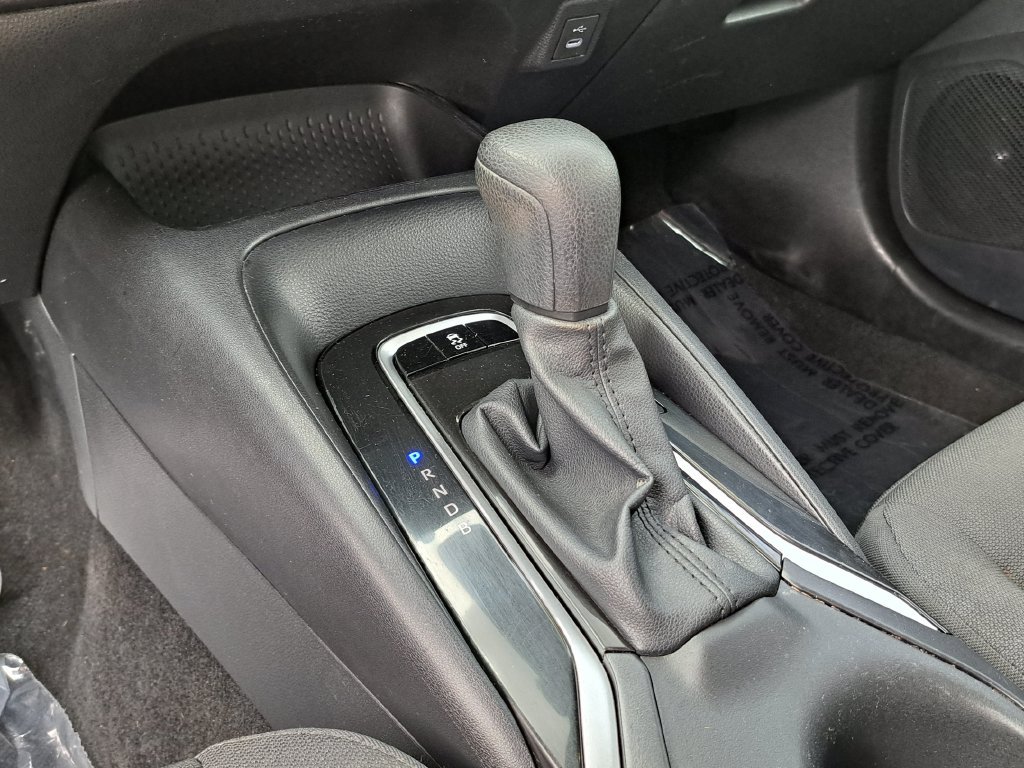 Used 2025 Toyota Corolla LE FWD image 12