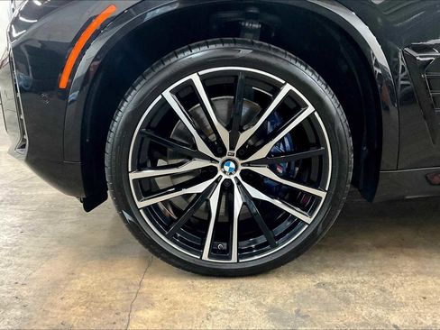 Used 2025 BMW X5 M60i w/ Climate Comfort Package image 12
