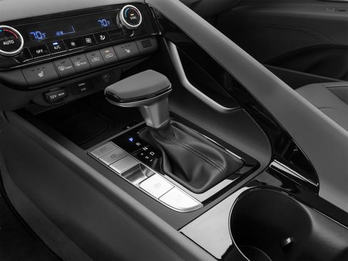Certified 2025 Hyundai Elantra SEL FWD image 25