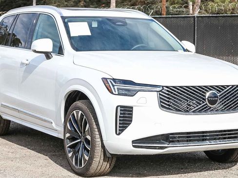 New 2025 Volvo XC90 B6 Core w/ Protection Package Premier image 3