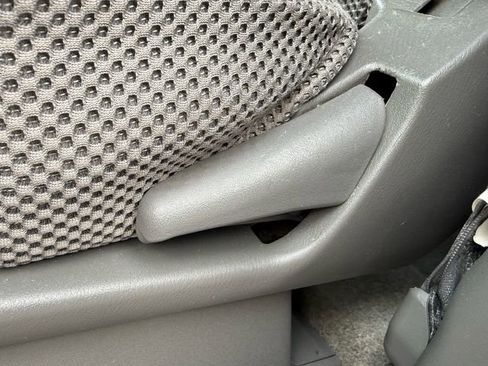 Used 2016 Nissan Frontier SV w/ SV Value Truck Package image 18