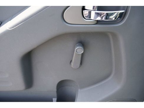 Used 2019 Nissan Frontier S image 16