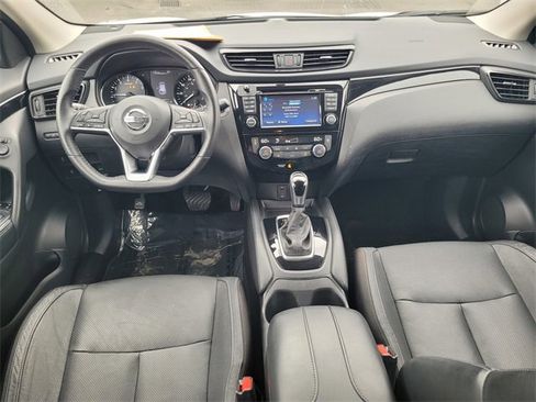 Used 2017 Nissan Rogue Sport SL image 16