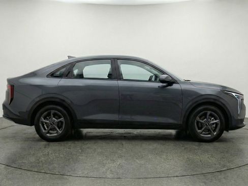Used 2025 Kia K4 LXS image 11
