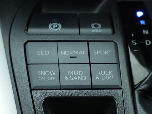 Used 2024 Toyota RAV4 LE AWD/4WD image 20