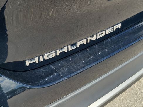 Used 2021 Toyota Highlander XSE FWD image 34