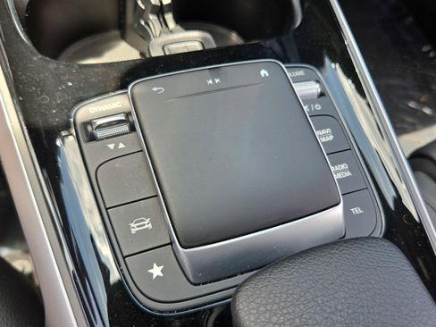 Used 2022 Mercedes-Benz GLB 250 image 19