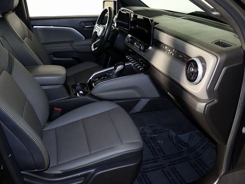 Used 2024 Chevrolet Colorado ZR2 w/ ZR2 Convenience Package III image 35