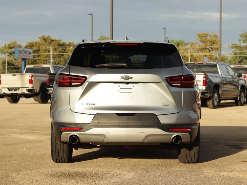 Used 2024 Chevrolet Blazer LT w/ Convenience Package FWD image 6