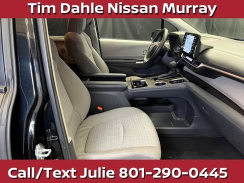 Used 2024 Toyota Sienna LE AWD/4WD image 15