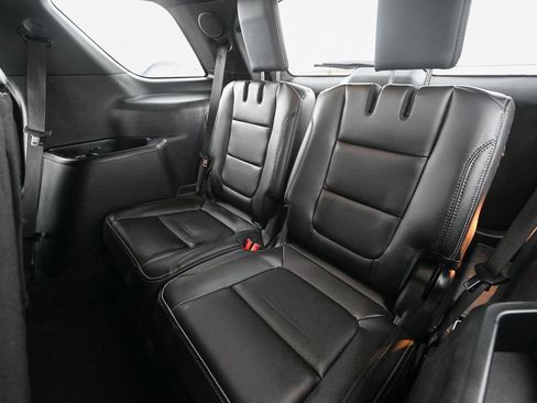 Used 2019 Ford Explorer Limited w/ Ford Safe & Smart Package image 24