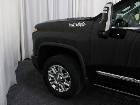 Used 2024 Chevrolet Silverado 2500 High Country w/ High Country Premium Package image 8