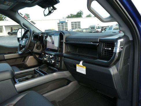 New 2026 Ford F250 Lariat w/ Black Appearance Package AWD/4WD image 12