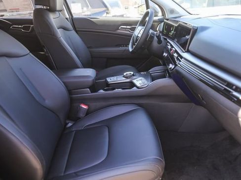 Used 2026 Kia Sportage EX image 11