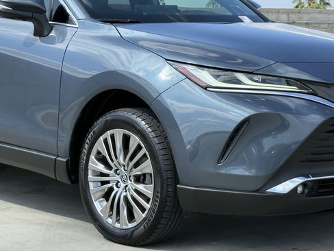 Used 2022 Toyota Venza Limited AWD/4WD image 4