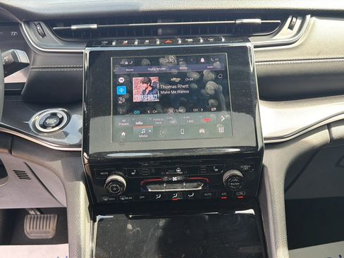 Used 2023 Jeep Grand Cherokee L Laredo AWD/4WD image 11