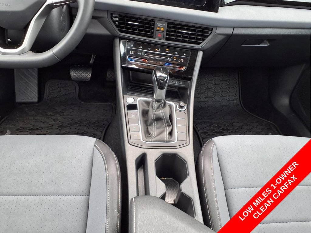 Used 2025 Volkswagen Jetta SE w/ Sunroof Package FWD image 16