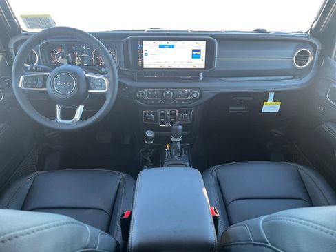 New 2026 Jeep Wrangler Unlimited Sahara AWD/4WD image 20